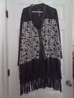 DES oulloul NGe Womens Size 2X Boho Fringe Black & White Floral Cardigan Italy
